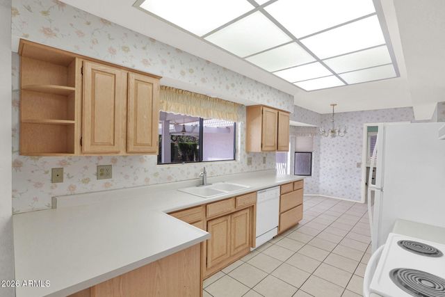 14623 W TRADING POST Drive, Sun City West, AZ 85375