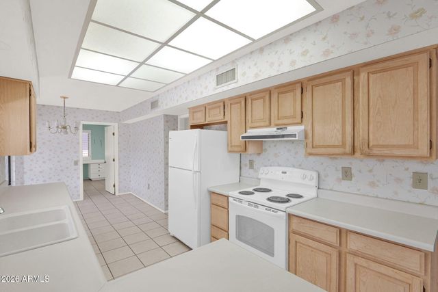 14623 W TRADING POST Drive, Sun City West, AZ 85375