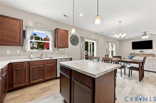 8801 Elkview Ct, North Chesterfield, VA 23236