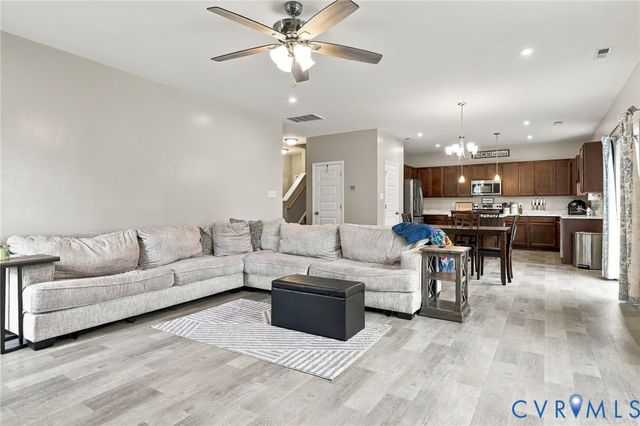 8801 Elkview Ct, North Chesterfield, VA 23236