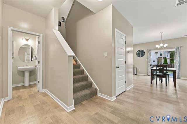 8801 Elkview Ct, North Chesterfield, VA 23236