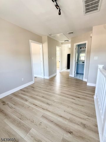 60 Laurel St, Paterson City, NJ 07522