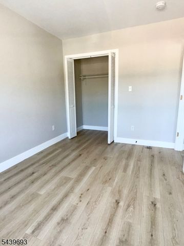 60 Laurel St, Paterson City, NJ 07522