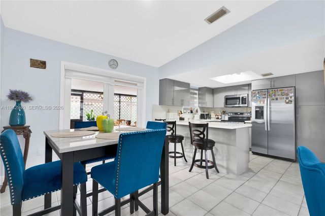 1142 SW 138th Ct, Miami, FL 33184