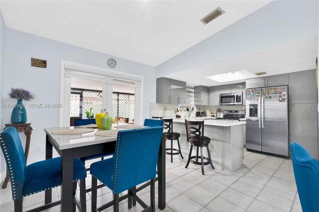 1142 SW 138th Ct, Miami, FL 33184