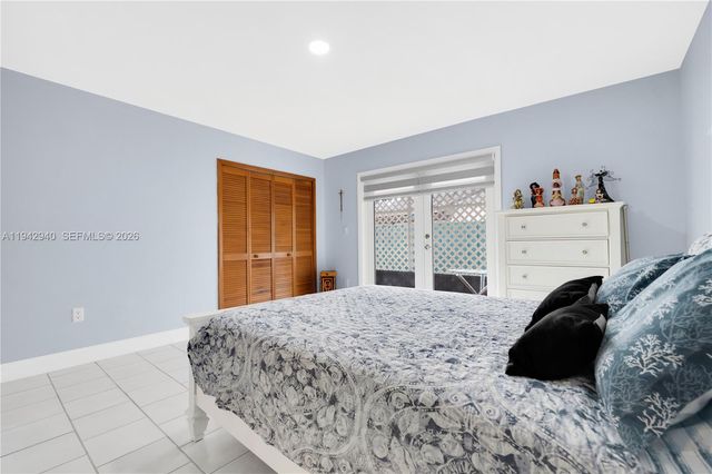 1142 SW 138th Ct, Miami, FL 33184