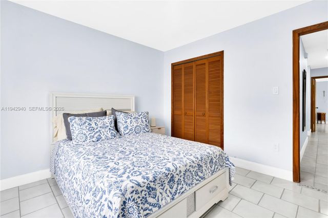 1142 SW 138th Ct, Miami, FL 33184