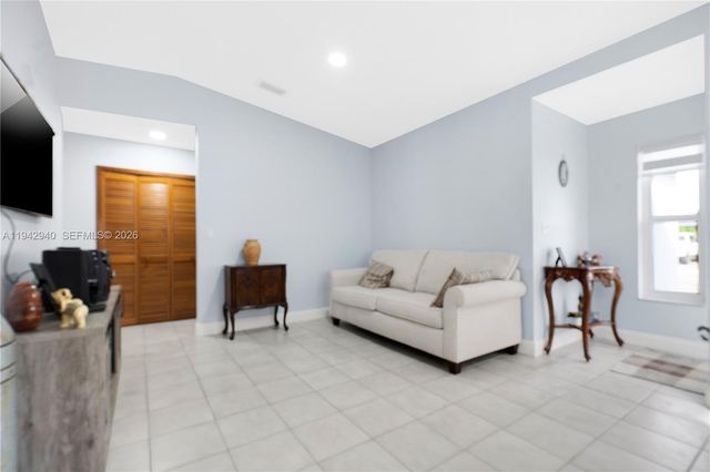 1142 SW 138th Ct, Miami, FL 33184