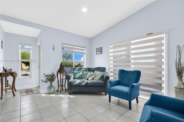 1142 SW 138th Ct, Miami, FL 33184