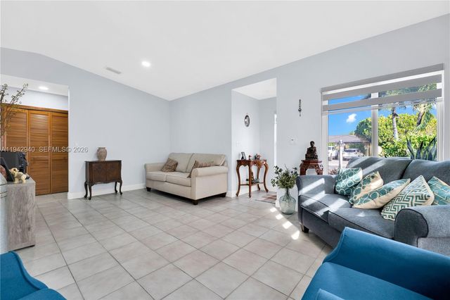 1142 SW 138th Ct, Miami, FL 33184