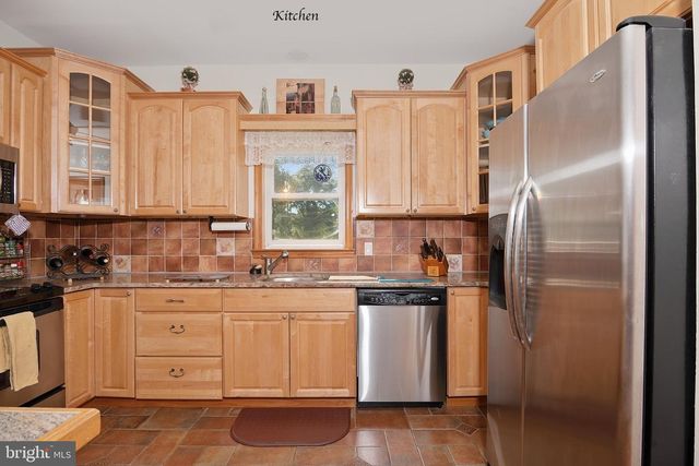 402 SCHOOL RD, Lincoln University, PA 19352