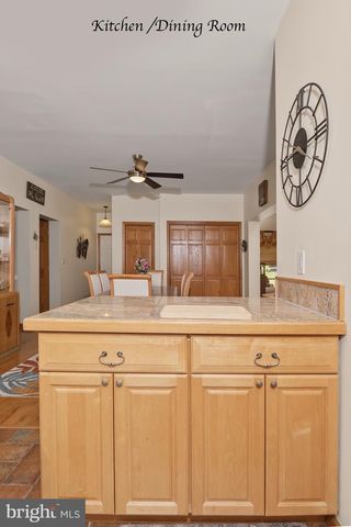 402 SCHOOL RD, Lincoln University, PA 19352