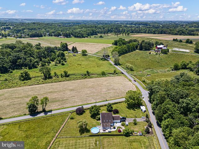 402 SCHOOL RD, Lincoln University, PA 19352