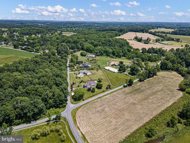 402 SCHOOL RD, Lincoln University, PA 19352