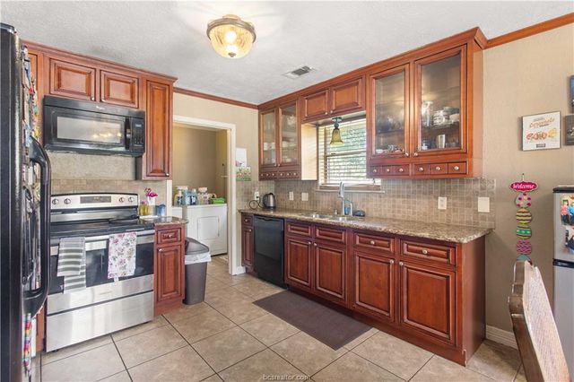 505 Dean Street, Bryan, TX 77803