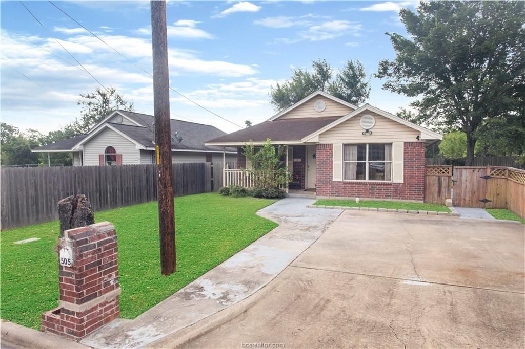505 Dean Street, Bryan, TX 77803