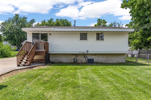 5635 Cornell Street SW, Cedar Rapids, IA 52404
