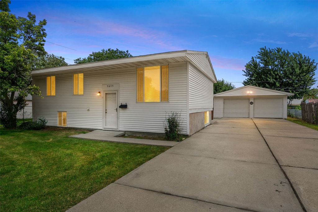 5635 Cornell Street SW, Cedar Rapids, IA 52404