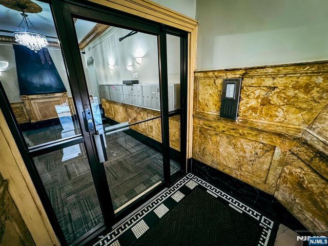 303 Hamilton Avenue Bas 1, Hackensack, NJ 07601