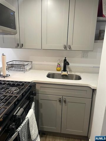 303 Hamilton Avenue Bas 1, Hackensack, NJ 07601