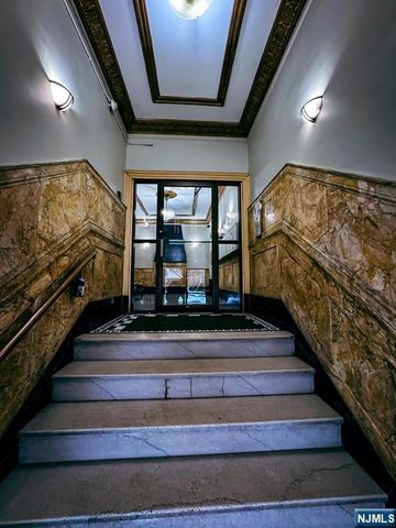 303 Hamilton Avenue Bas 1, Hackensack, NJ 07601