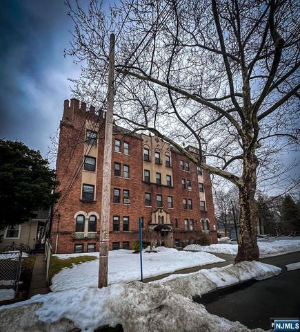 303 Hamilton Avenue Bas 1, Hackensack, NJ 07601