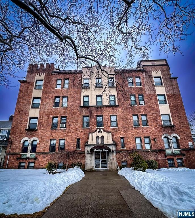 303 Hamilton Avenue Bas 1, Hackensack, NJ 07601