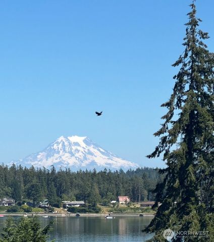 7746 Manzanita Drive NW, Olympia, WA 98502