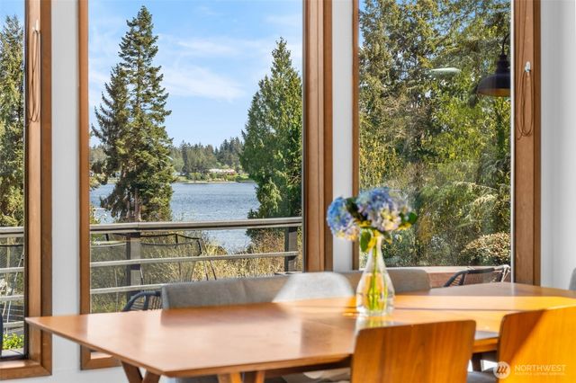 7746 Manzanita Drive NW, Olympia, WA 98502
