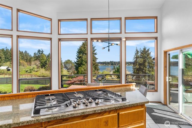 7746 Manzanita Drive NW, Olympia, WA 98502