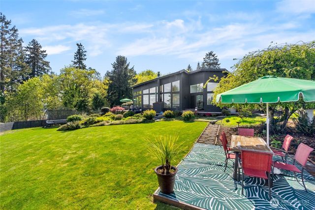7746 Manzanita Drive NW, Olympia, WA 98502