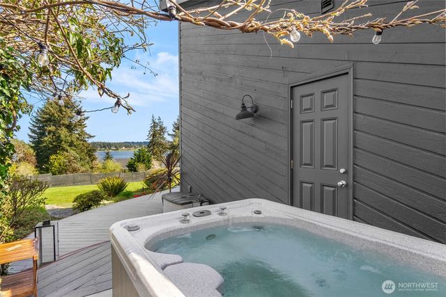 7746 Manzanita Drive NW, Olympia, WA 98502