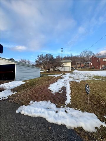 380 Monroe Ave, Leechburg Boro, PA 15656