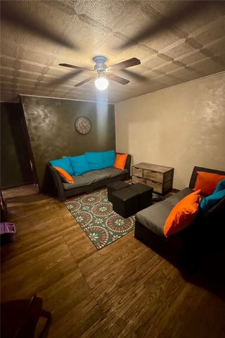 380 Monroe Ave, Leechburg Boro, PA 15656