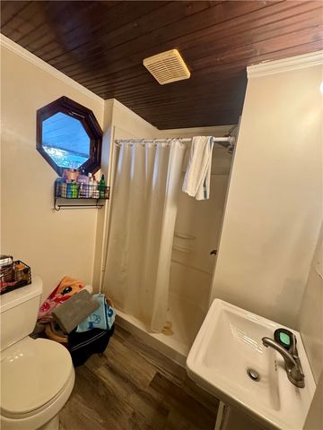 380 Monroe Ave, Leechburg Boro, PA 15656