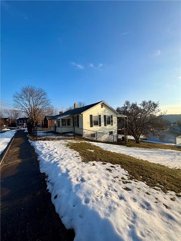 380 Monroe Ave, Leechburg Boro, PA 15656