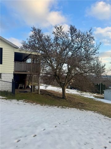 380 Monroe Ave, Leechburg Boro, PA 15656