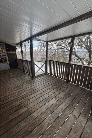 380 Monroe Ave, Leechburg Boro, PA 15656