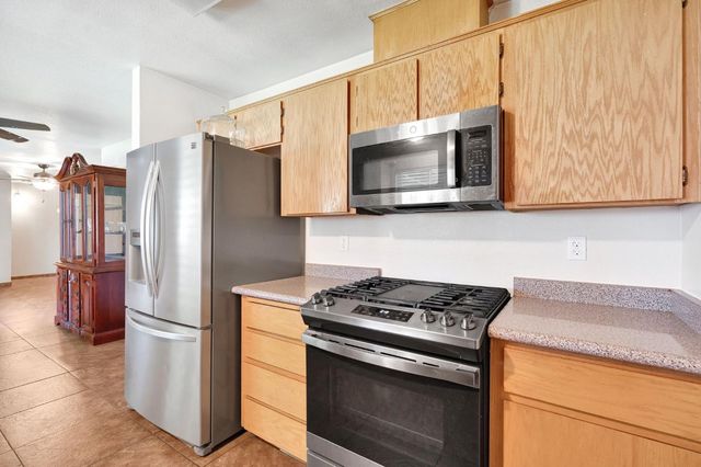 1350 E Jefferson Court, Reedley, CA 93654