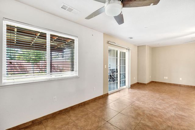 1350 E Jefferson Court, Reedley, CA 93654