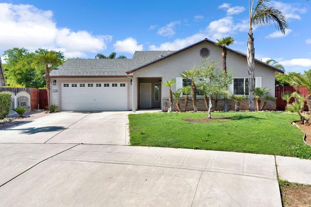 1350 E Jefferson Court, Reedley, CA 93654