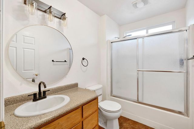 1350 E Jefferson Court, Reedley, CA 93654