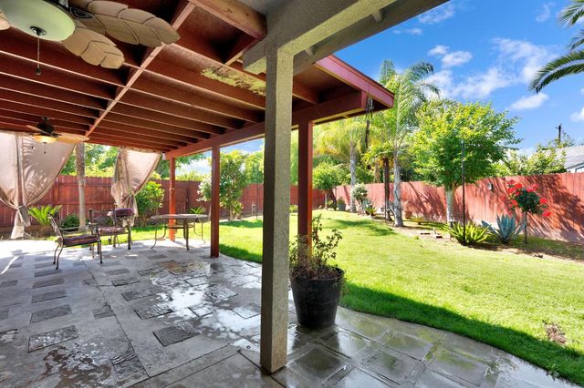 1350 E Jefferson Court, Reedley, CA 93654