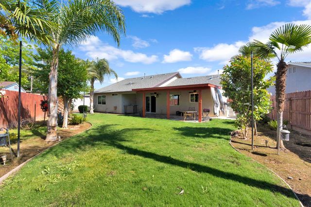 1350 E Jefferson Court, Reedley, CA 93654