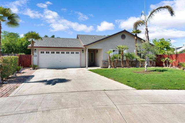 1350 E Jefferson Court, Reedley, CA 93654
