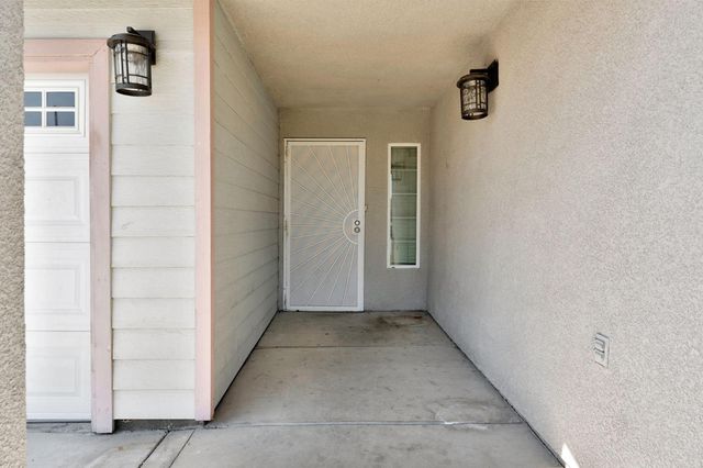 1350 E Jefferson Court, Reedley, CA 93654