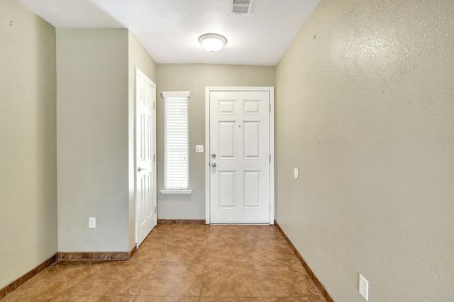 1350 E Jefferson Court, Reedley, CA 93654