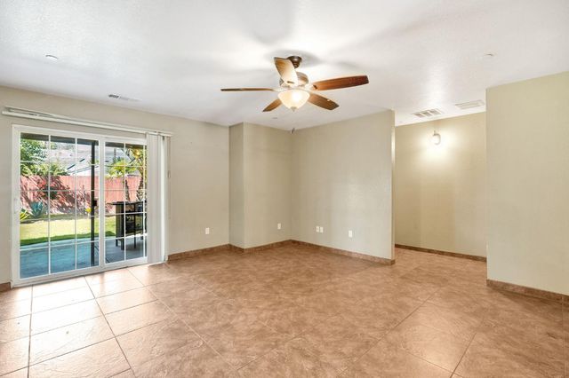 1350 E Jefferson Court, Reedley, CA 93654