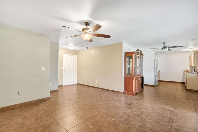 1350 E Jefferson Court, Reedley, CA 93654