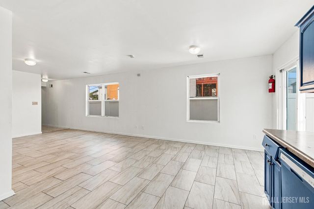 14 Somerset Street, Carteret, NJ 07008